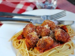 Thumbnail image for Healthy Turkey Meatballs with Spaghetti