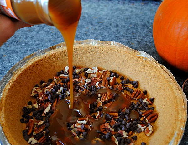 pouring the caramel