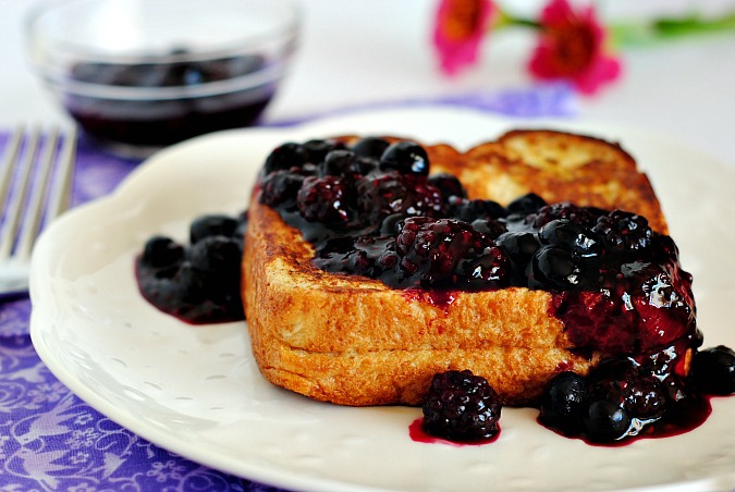 Stuffed French toast with berry compote | you-made-that.com