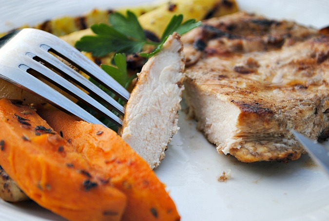 Balsamic grilled chicken | you-made-that.com