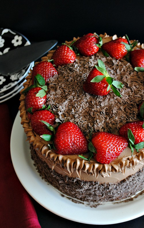 Chocolate cake with strawberries |Suzanne www.you-made-that.com