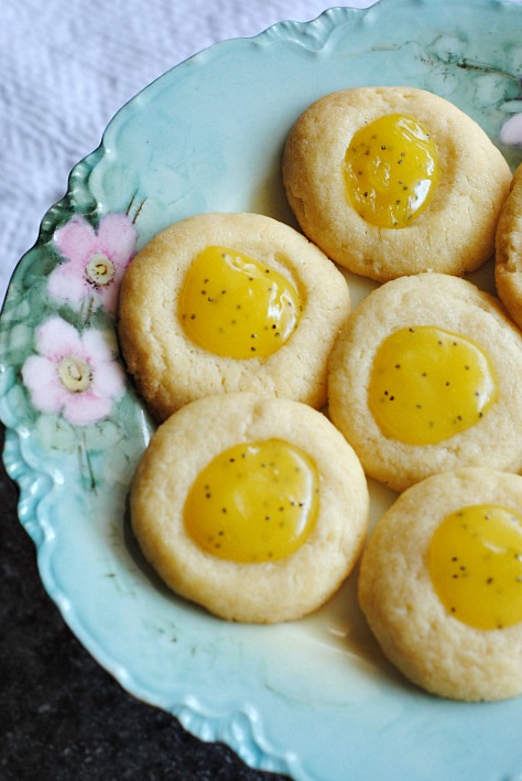 Lemon poppyseed curd  thumbprint cookies  | you-made-that.com
