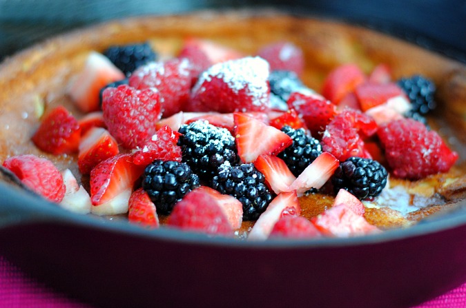 Dutch pancake with mixed berries | you-made-that.com