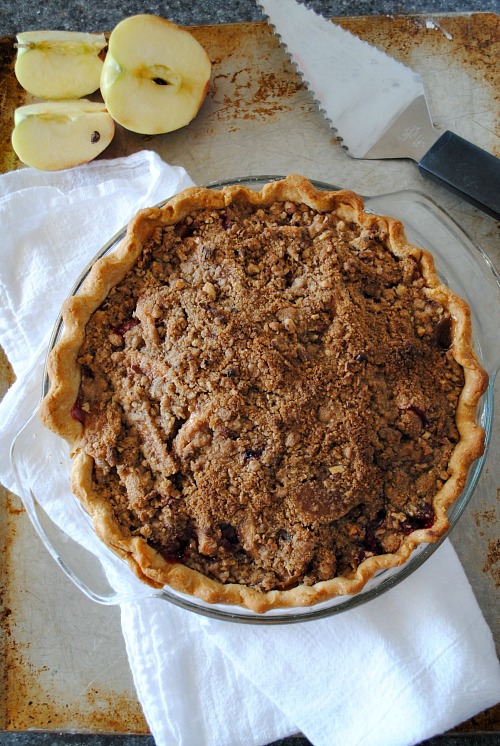 Apple cranberry streusel topped pie|you-made-that.com